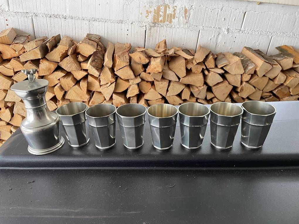 Carafes: Zinnbecher-Sammlung mit Karaffe – D'occasion à Chur par Tenorio