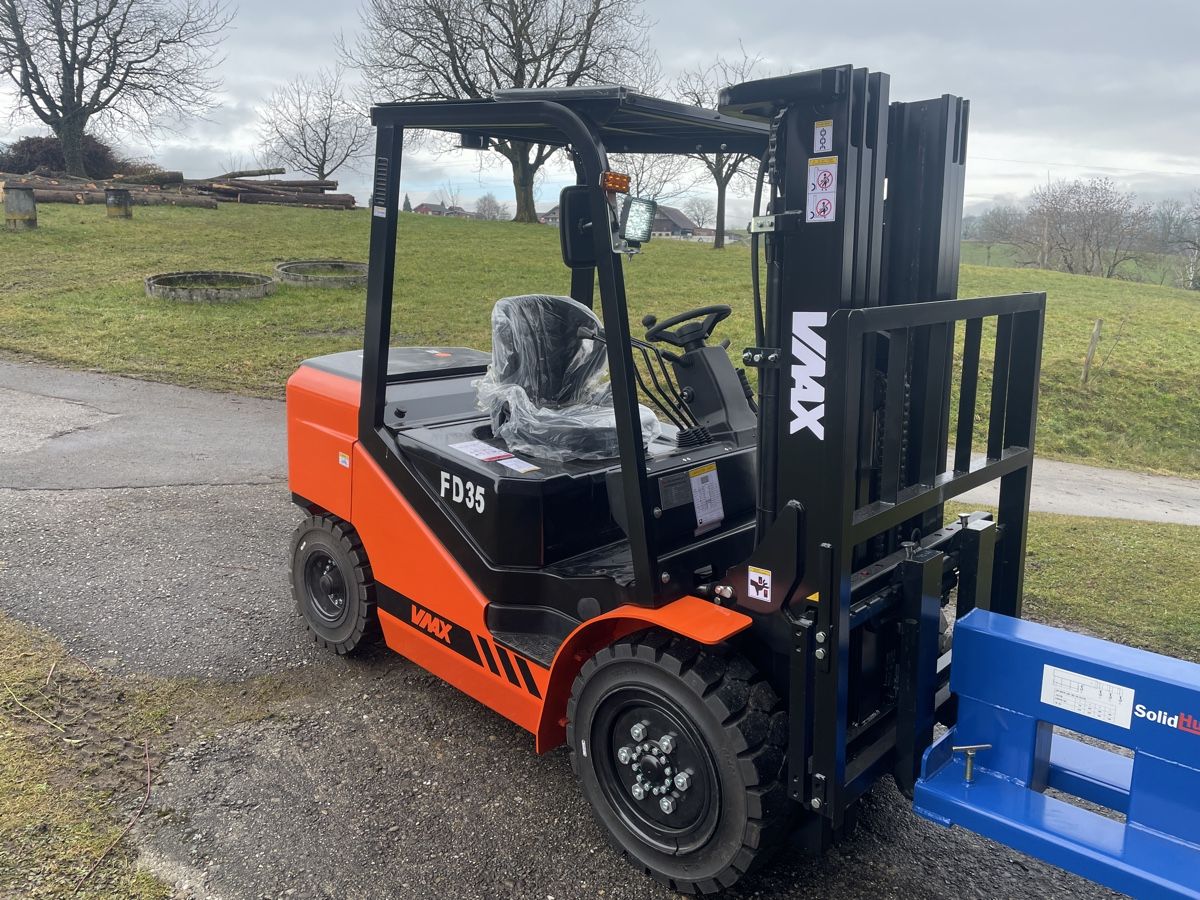 Diesel Gabelstapler & Hubwagen: Vmax 3.5t mit Yanmar Dieselmotor – Neu und originalverpackt aus Malters von cha_cy92 2