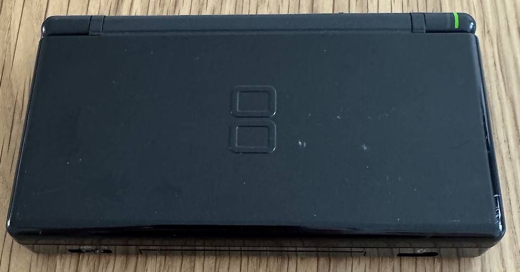 Nintendo Konsolen: Nintendo DS lite schwarz #2 – Gebraucht aus Volketswil von IT-Mac 1