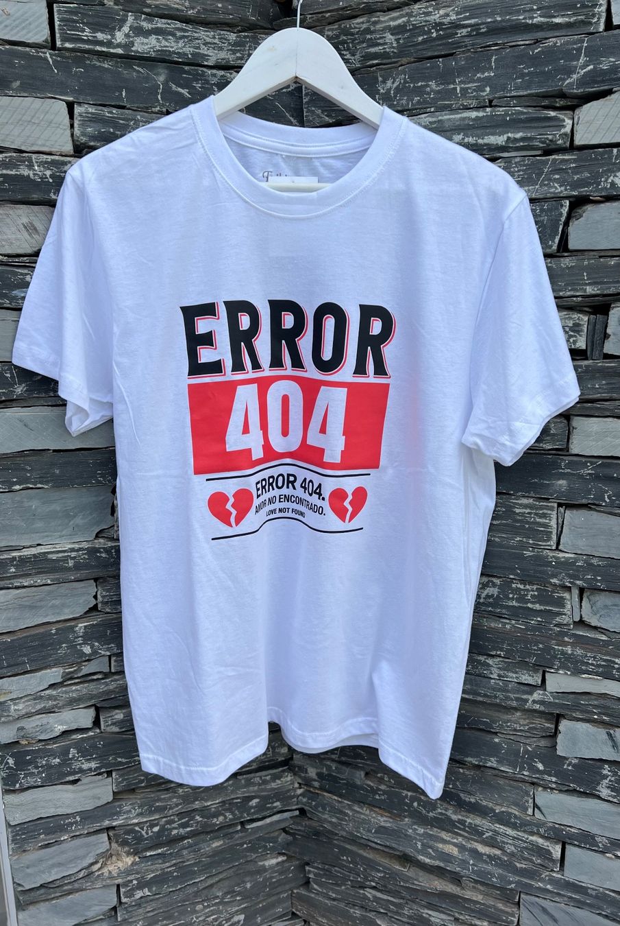 T-shirt: Error 404 Printed T-Shirt – Nuovo e nell'imballaggio originale da Tagelswangen venduto da fireiceprincess