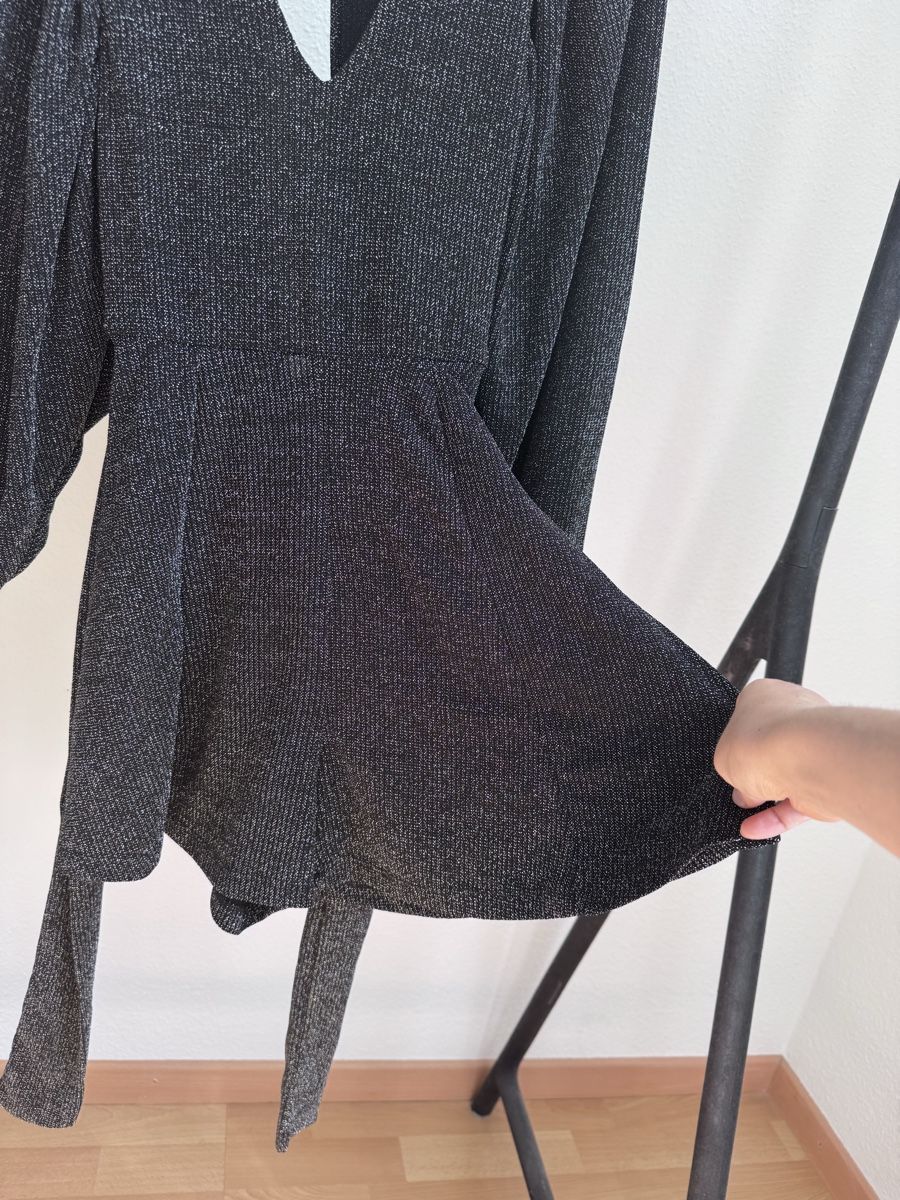 Bershka Tute: Jumpsuit mit Glitzer – Usato da Zürich venduto da cam_kcc7 2