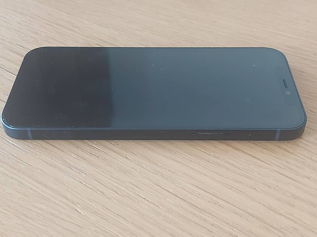 Portables: iPhone 12, 128 GB, Schwarz + Zubehör – D'occasion à Burgdorf par ada_k9bs 3