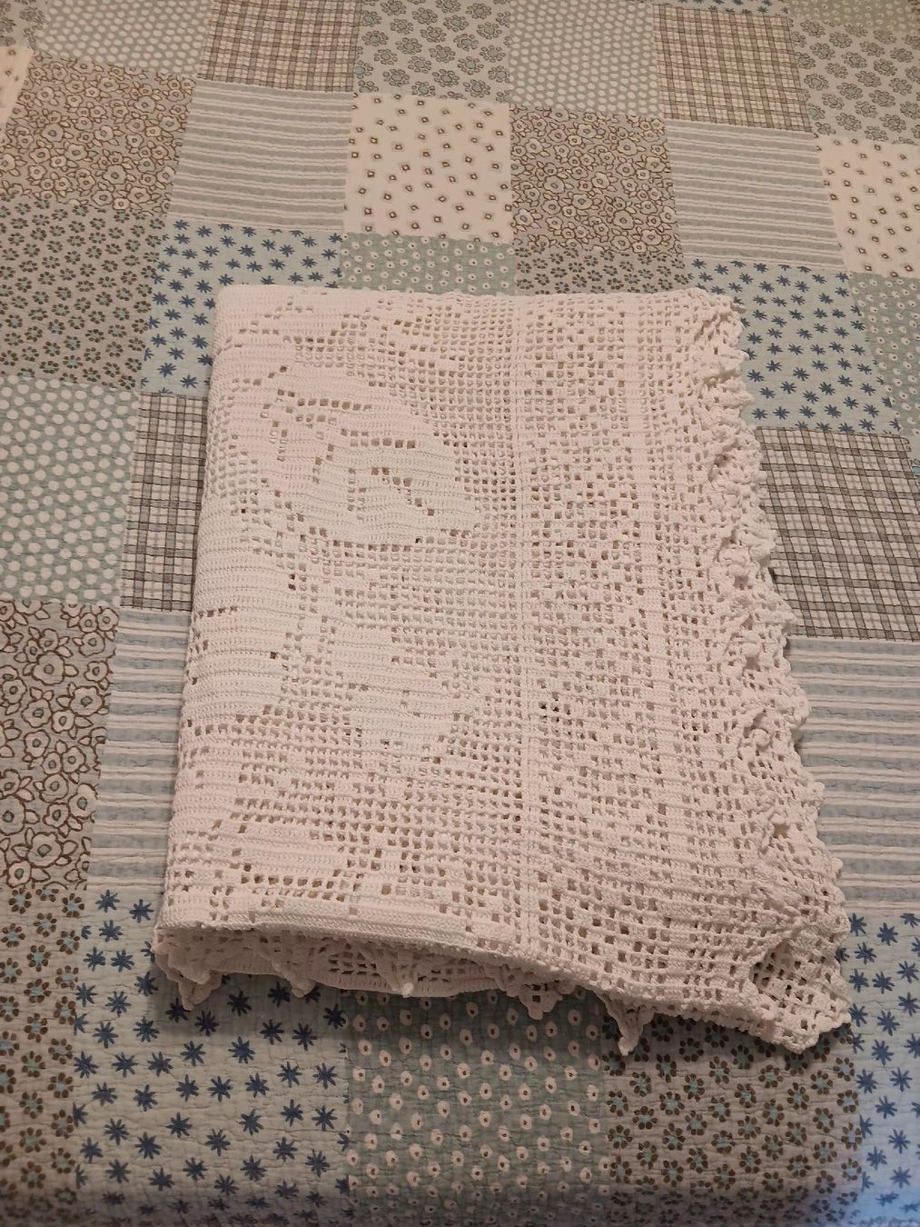 Linge de lit: gehäckelte bettüberwurf  – D'occasion à Ambrì par Maerz87 7