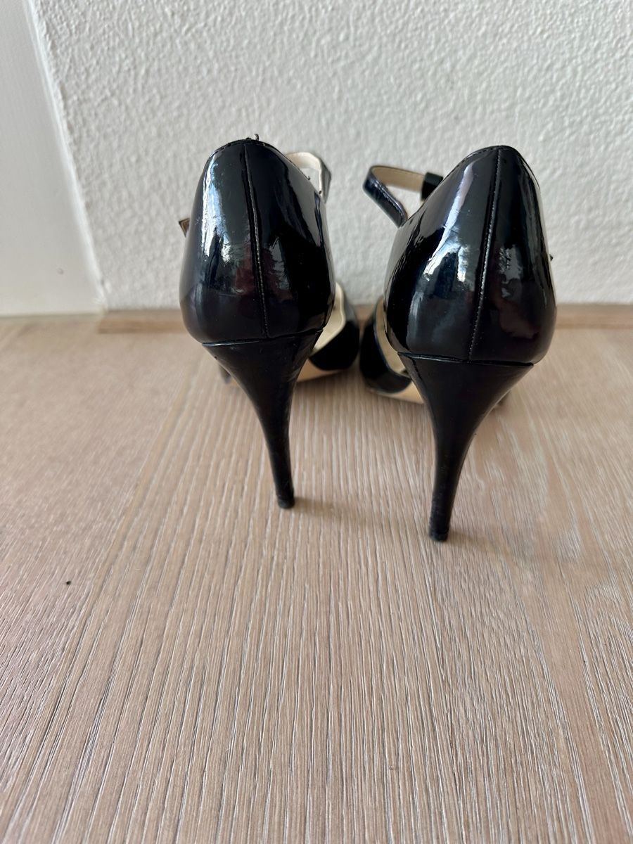 Zara Damenschuhe: Zara Basic black patent leather high heels – Gebraucht aus Horgen von cfedier2212 3