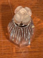 Elegant Crystal Flower Paperweight - Perfect Gift Idea