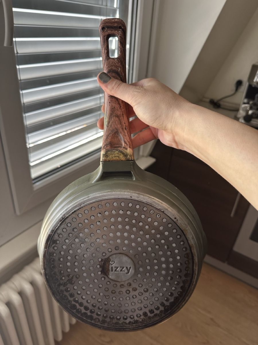 Pfannen: Izzy Pan with Handle Used – Gebraucht aus Zürich von annacoda