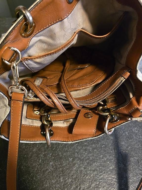 Michael Kors Sacs femmes: Michael Kors Tasche – D'occasion à Kirchberg BE par Grischi96 1