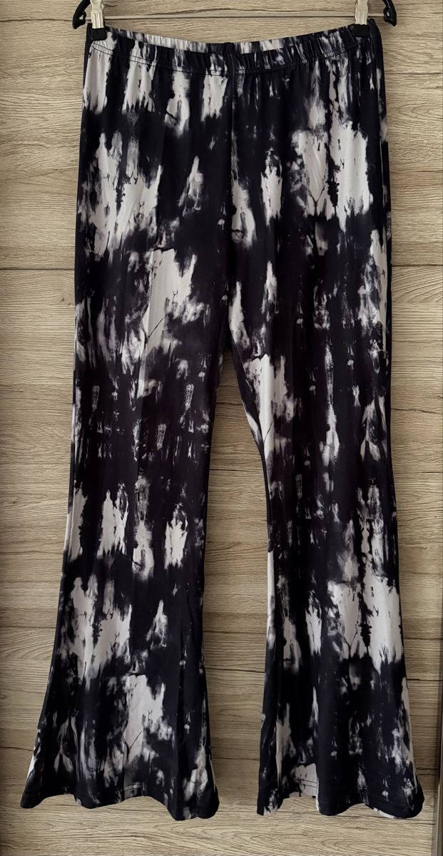 Leggings: Schlaghose/Leggins schwarz-weiss Gr.L – Neu (gemäss Beschreibung) aus Au ZH von FMRF 1