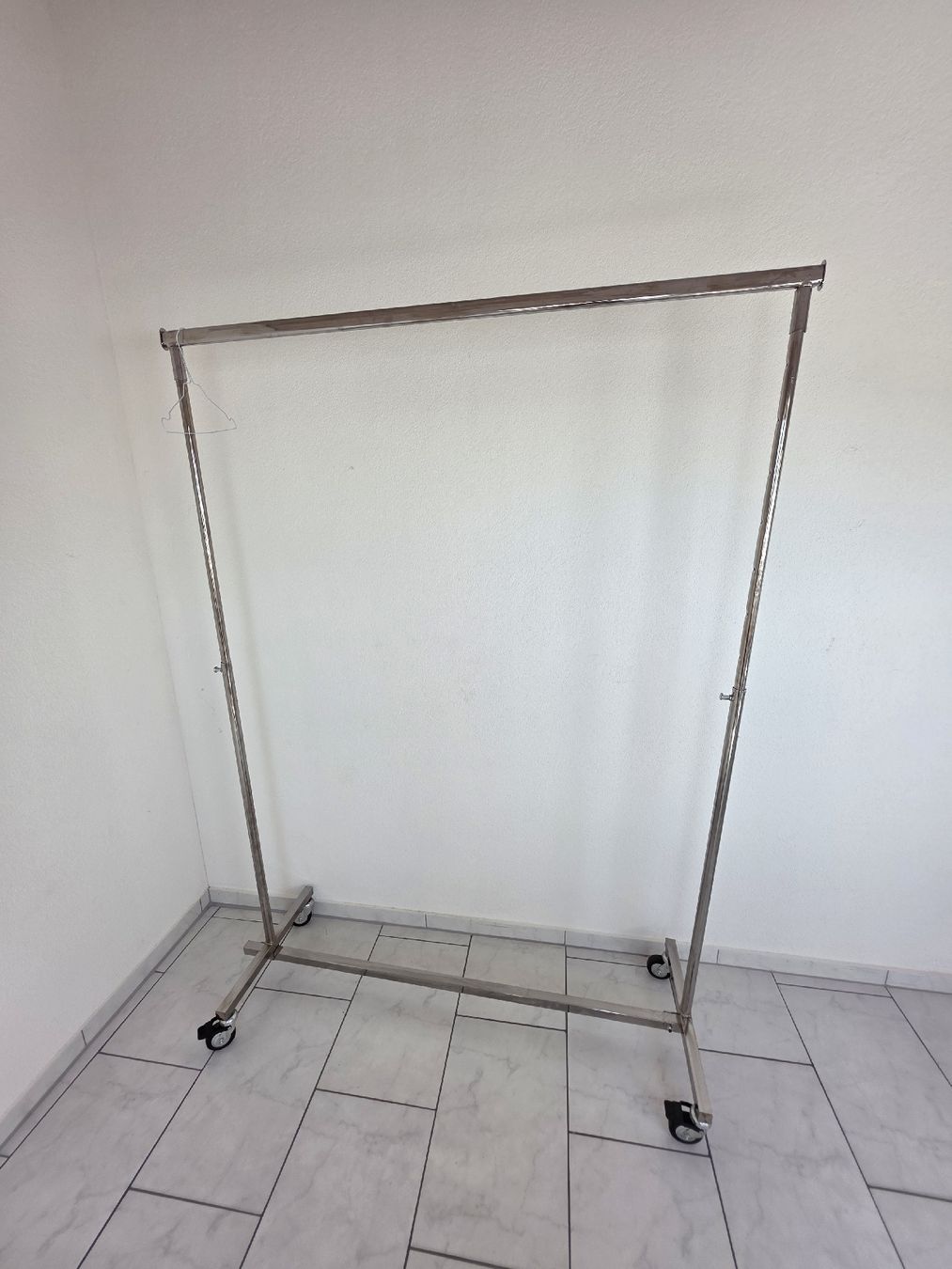 Garderobe: Kleiderständer Edelstahl Rollbar gebraucht – Gebraucht aus Neerach von TomBae 4