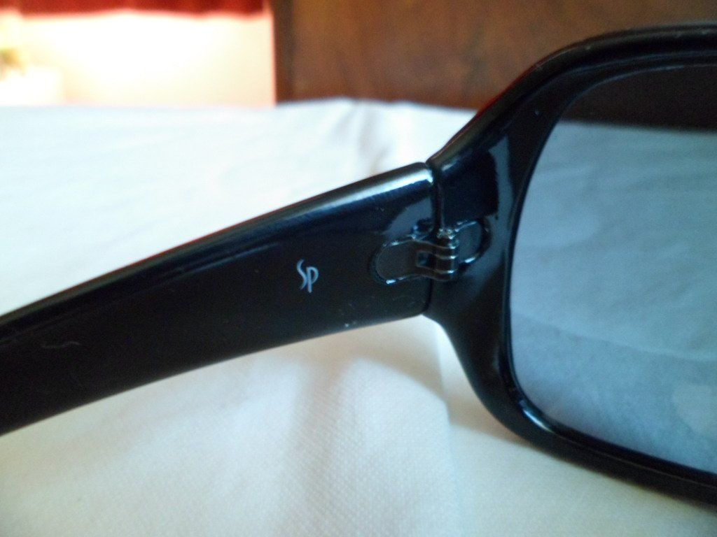 Brillen & Gläser: Schwarze Sonnenbrille SP mit Etui & Tuch – Gebraucht aus Schöftland von rennsenn 6