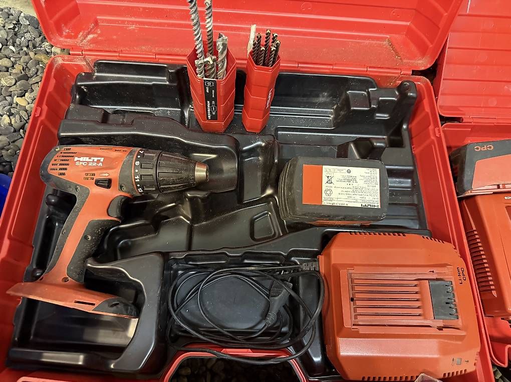 Tutti gli attrezzi: Hilti-Werkzeugpaket – Usato da Luzern venduto da Lightrooms 1