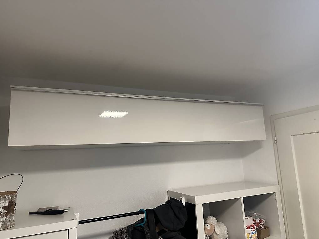Schränke: Hängeschrank und  Board – Gebraucht aus Muttenz von anna123 4