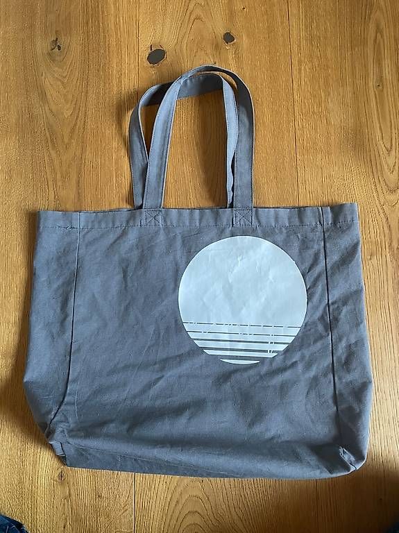 Borse: Stofftasche grau mit Print – Usato da Flims Dorf venduto da HB450 1