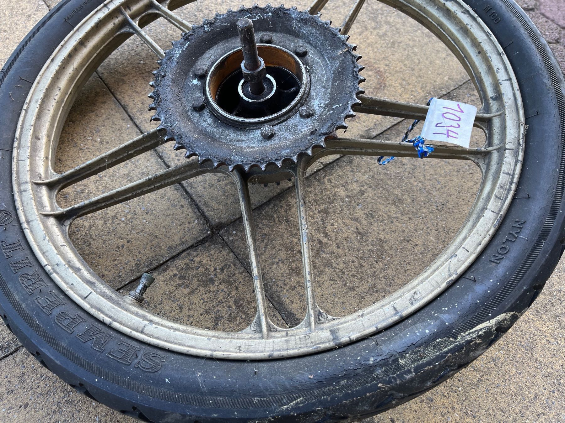 Puch Parti ricambio per ciclomotori: Puch Maxi/X30 Hinterrad – Difettoso da Fahrni b. Thun venduto da berger_tuning34 2