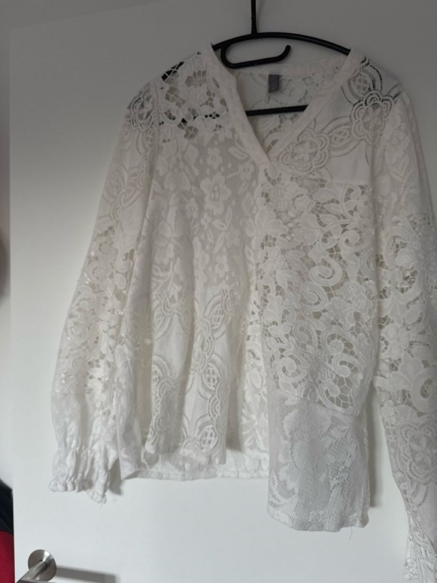 Blusen: Wunderschöne, neue, weisse Spitzenbluse S Culture – Gebraucht aus Rupperswil von simonekaalund