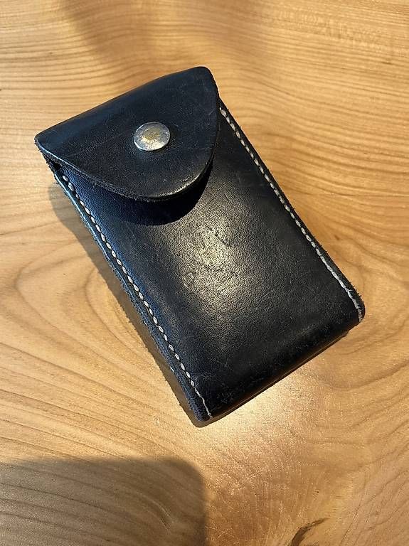 Apple Covers & Schutzfolien: Pochette en cuir pour iPhone – Gebraucht aus Marsens von suz_gn8v