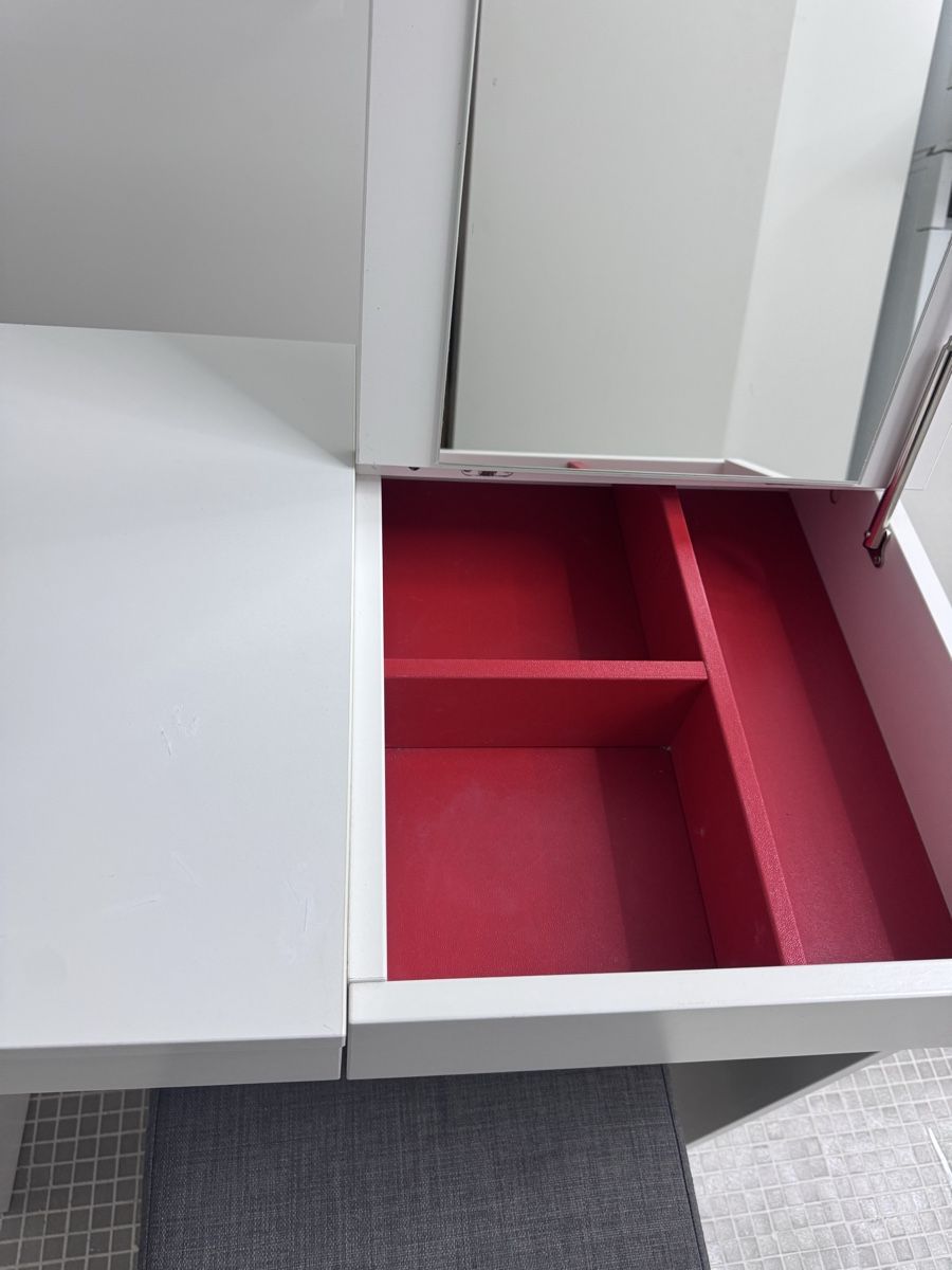 Ikea Schminktische: IKEA Schminktisch mit Hocker – Gebraucht aus Oftringen von Makeq 2