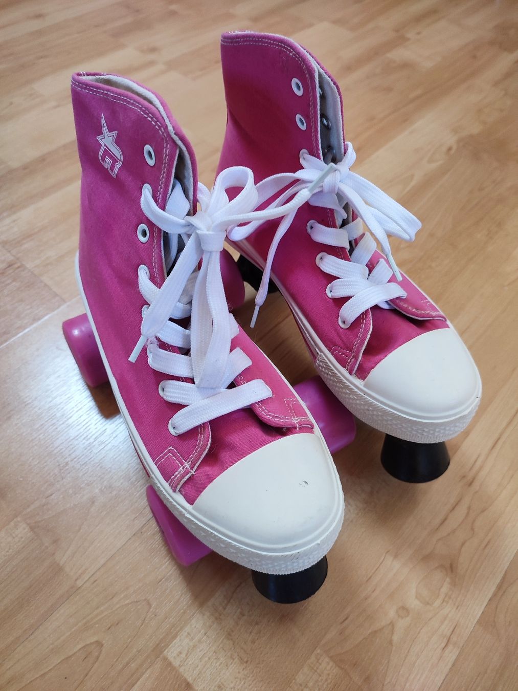 Rookie Pattini in linea & Pattini a rotelle: Rollschuhe - Retro Skates – Usato da Uznach venduto da maril0u