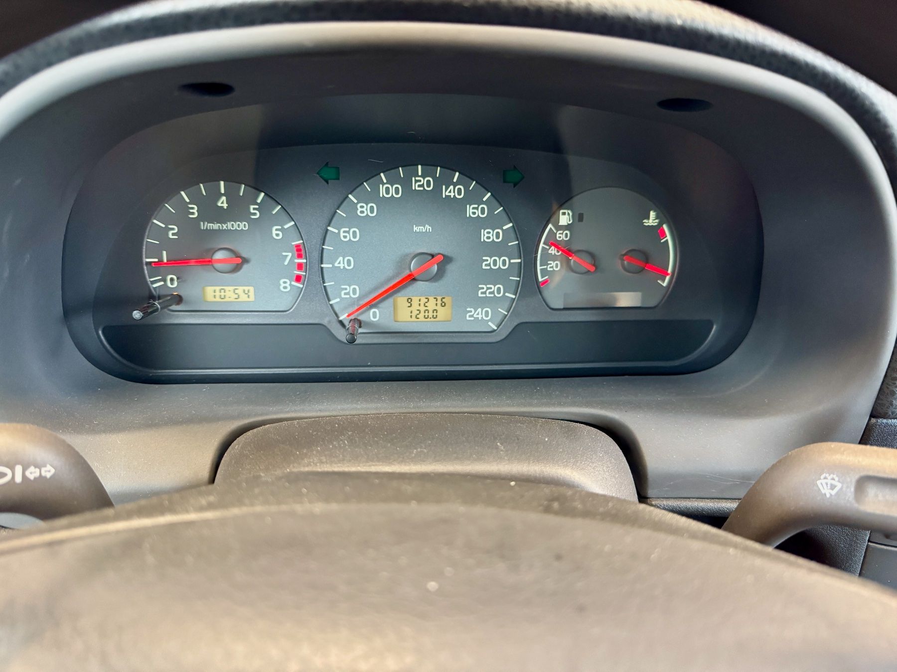Volvo Automobili: VOLVO V40 2.0i Celebration – Usato da Mettmenstetten venduto da a883433a 5