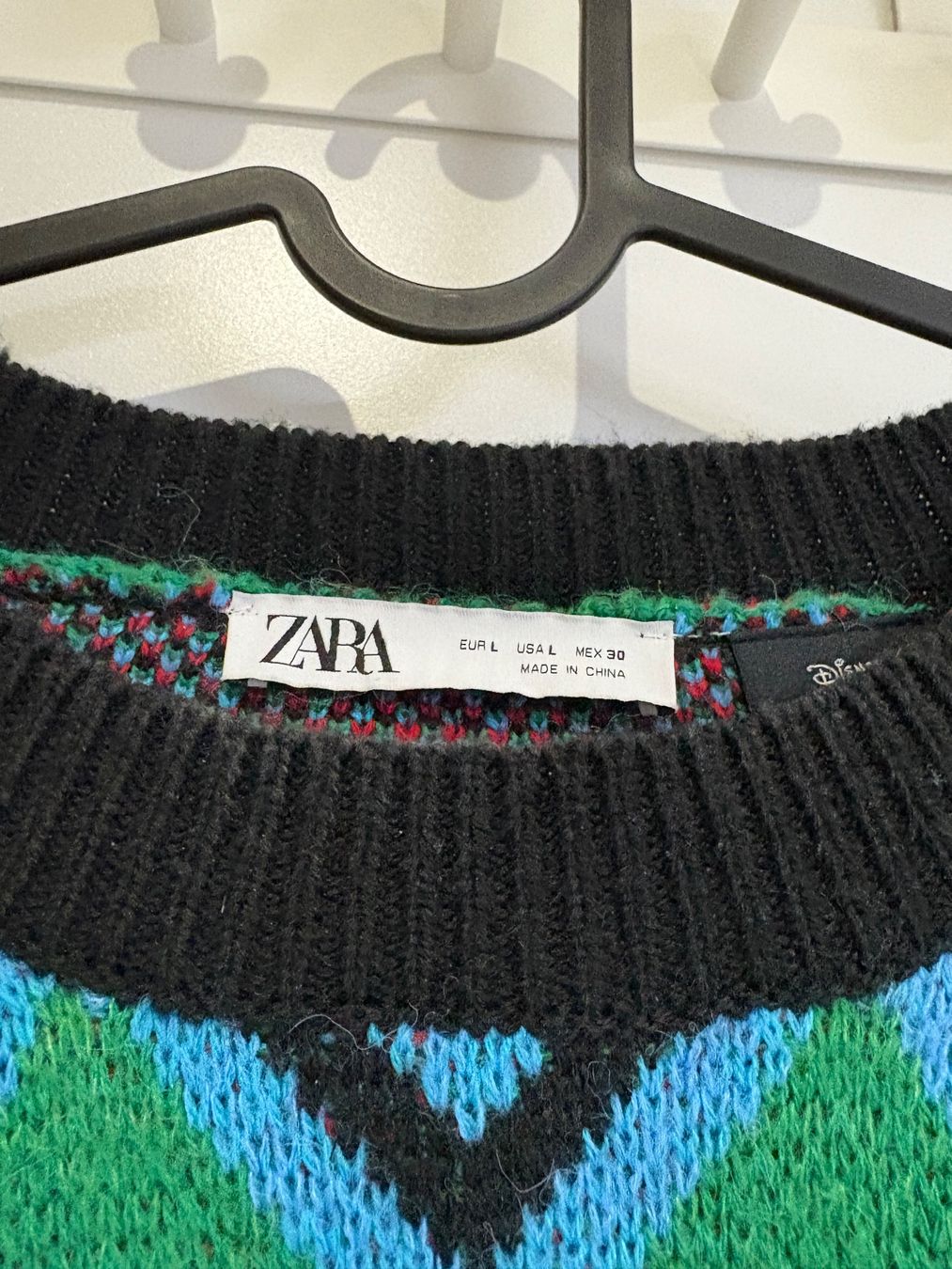 Zara Maglioni & Felpe: Pullover Zara Disney taille L – Usato da Monts-de-Corsier venduto da mon_rp2m 1