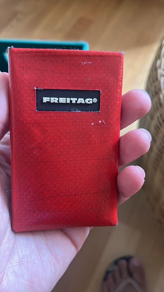 Freitag Brieftaschen: Karten Etui von Freitag ab CHF 1.- – Gebraucht aus Zürich von laribuechel