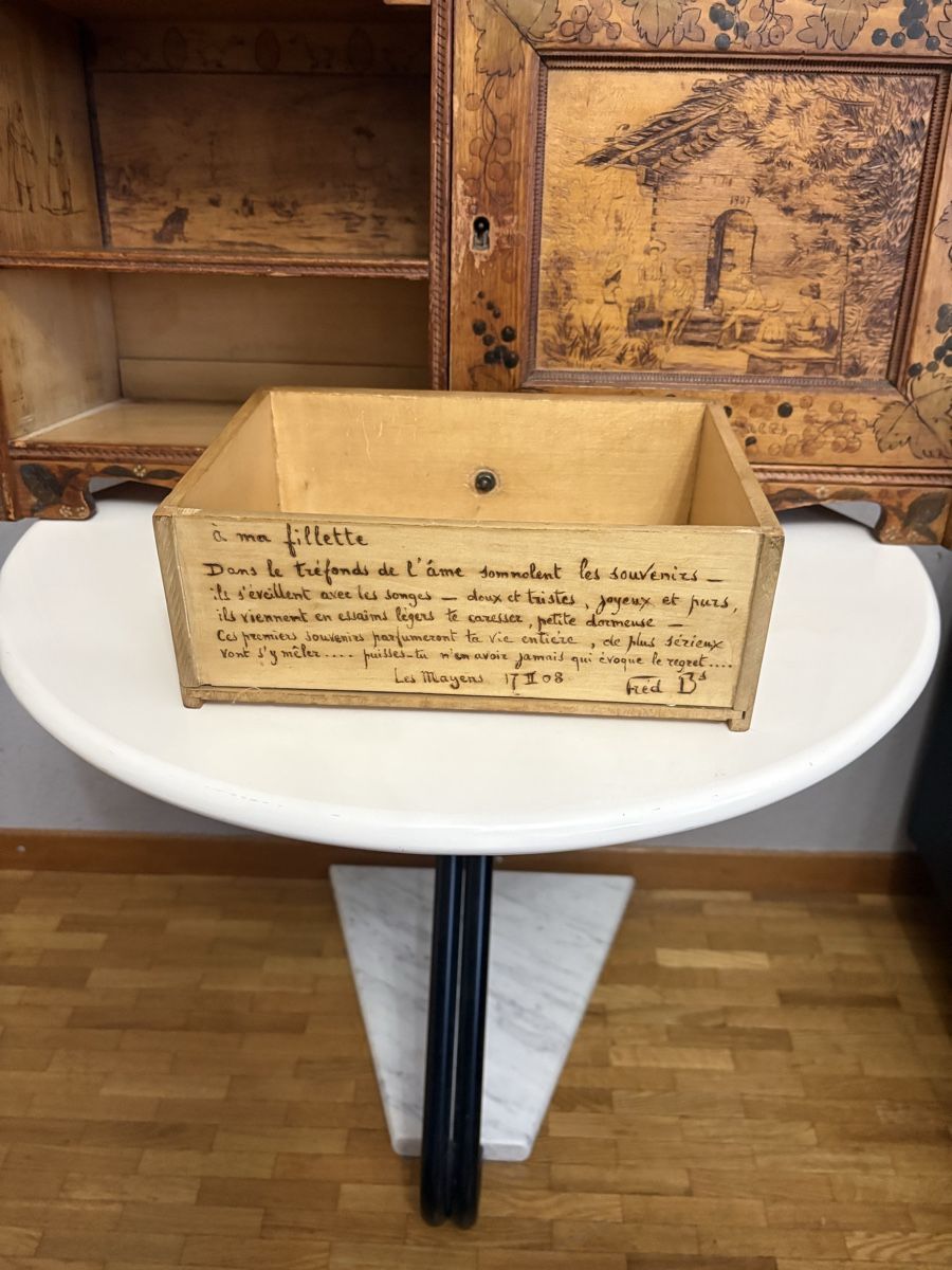 Credenze: Rare meuble ancien pyrograver – Usato da petit lancy venduto da FerreiraLuis 5