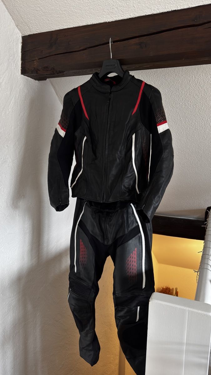 Completi & Tailleur: Motorrad Kombi Frau – Usato da Solothurn venduto da chi_yg8b