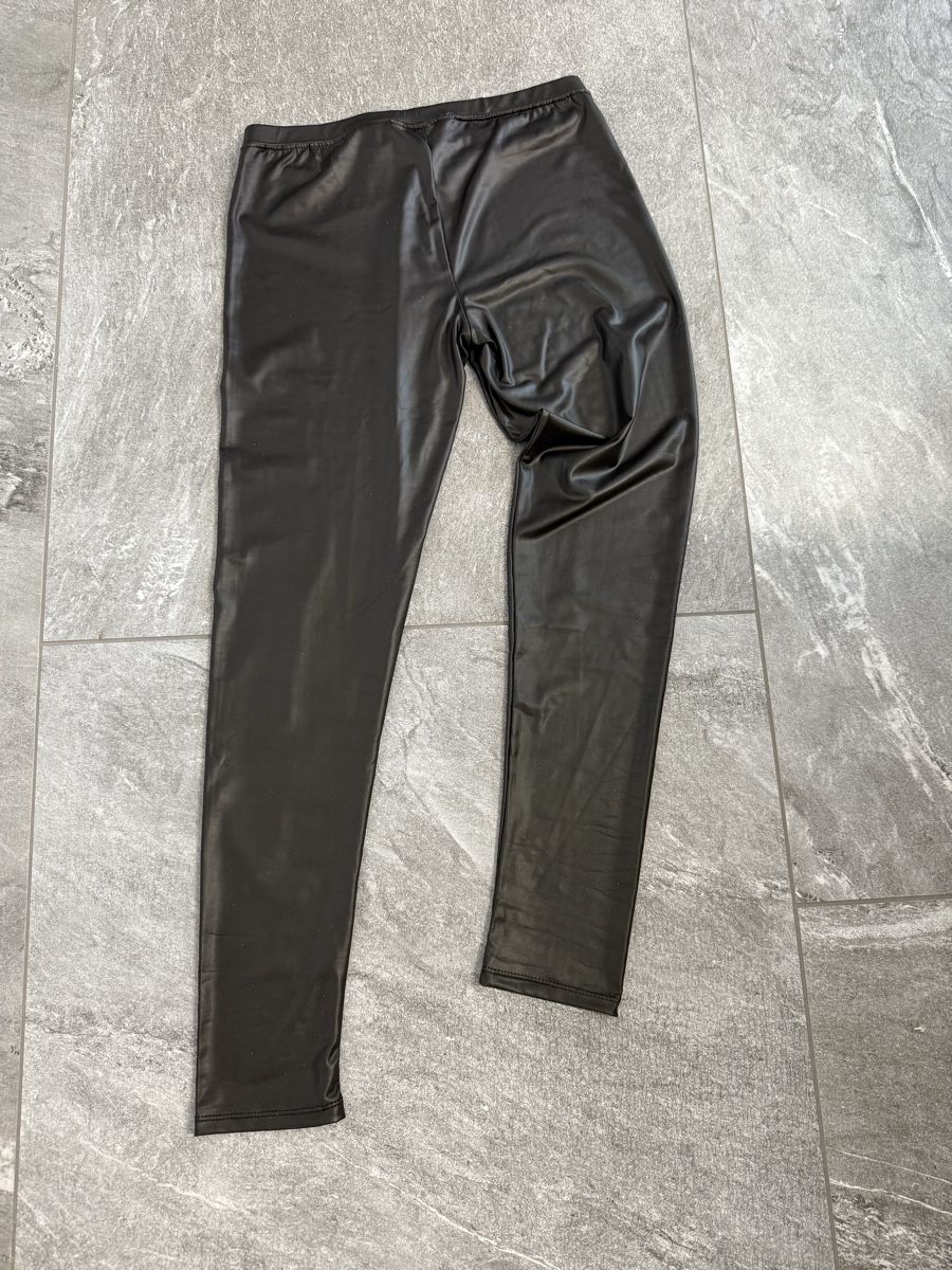 Leggings: Schwarze Kunstlederleggins, Gr. S/M – Neu (gemäss Beschreibung) aus Einsiedeln von zue_82pm 1
