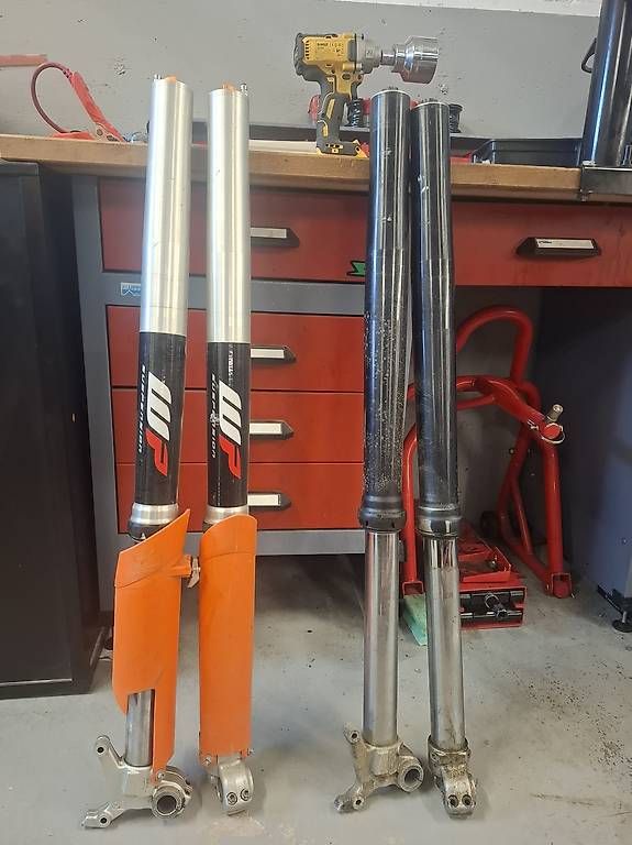 Tutti i ricambio per moto: Fourche KTM exc – Usato da Cournillens venduto da MotoRepaire
