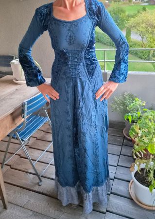 Mittelalterkleid bestickt mit Samteinlagen