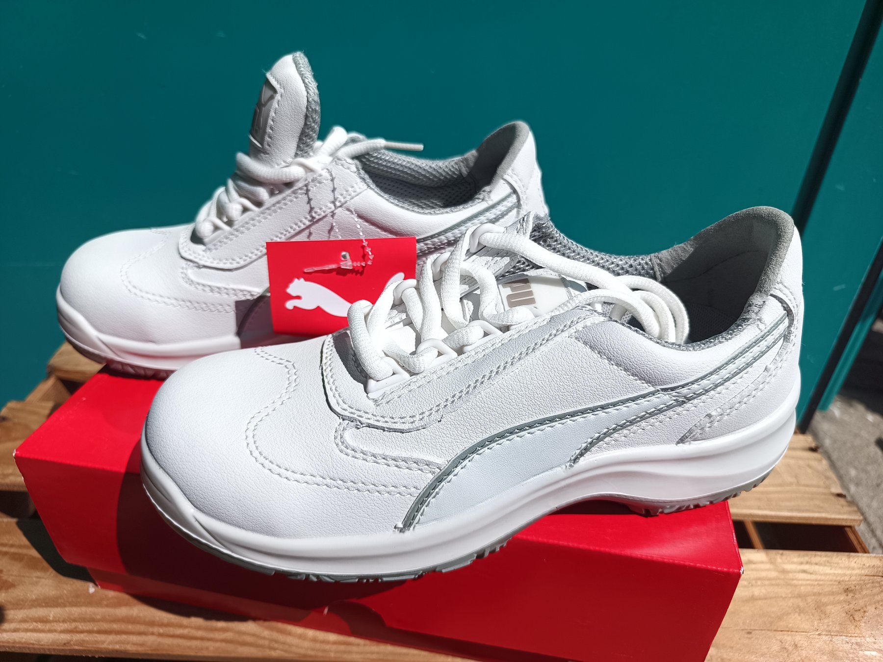 Puma Herrenschuhe: Puma Sicherheitsschuhe S2 SRC 37 – Neu und originalverpackt aus Oberegg von A-Z.Handel.Loehrer 1