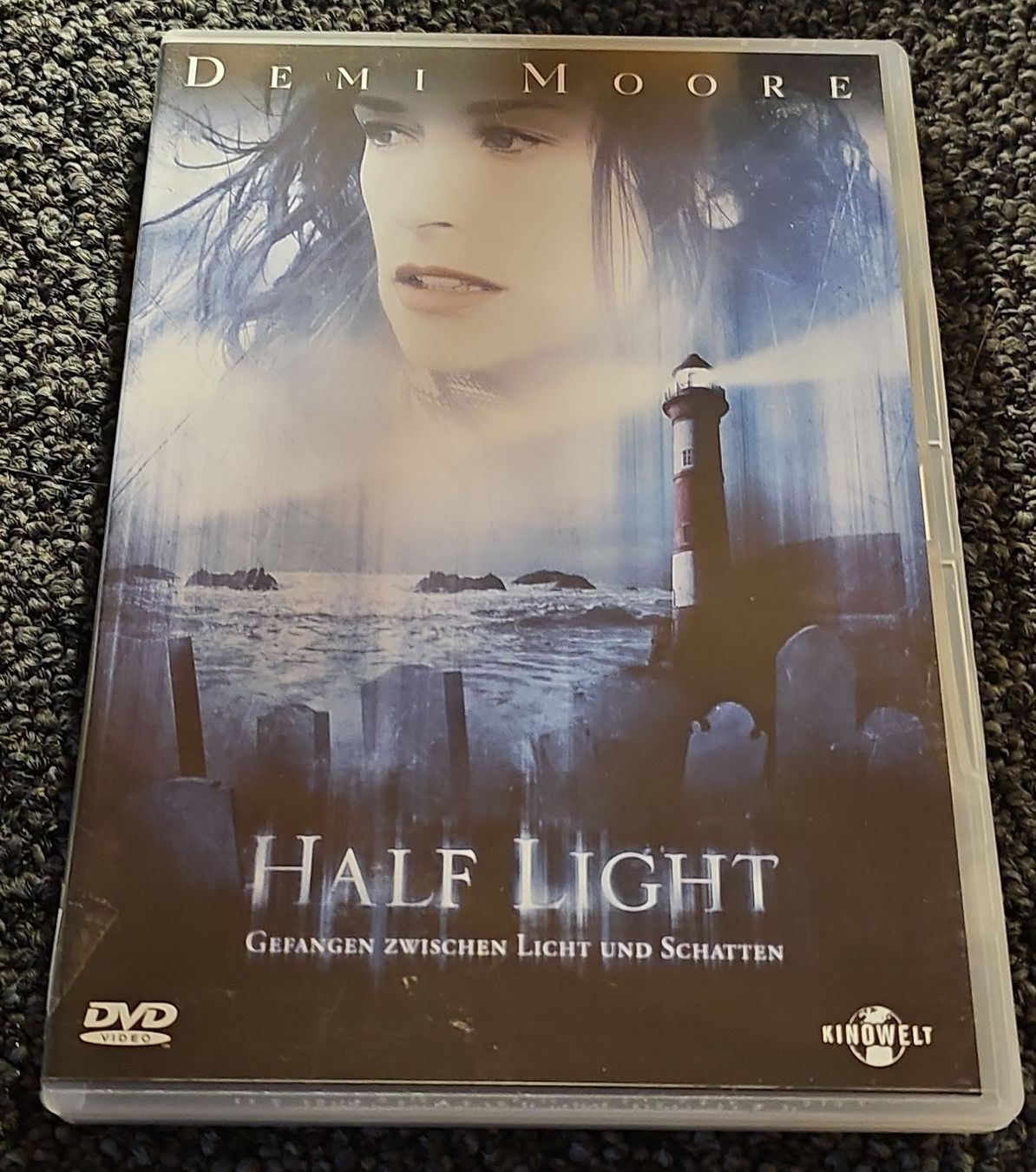 Tutti i DVDs: DVD: Half Light (19089) – Usato da Ruswil venduto da jan_bxl5