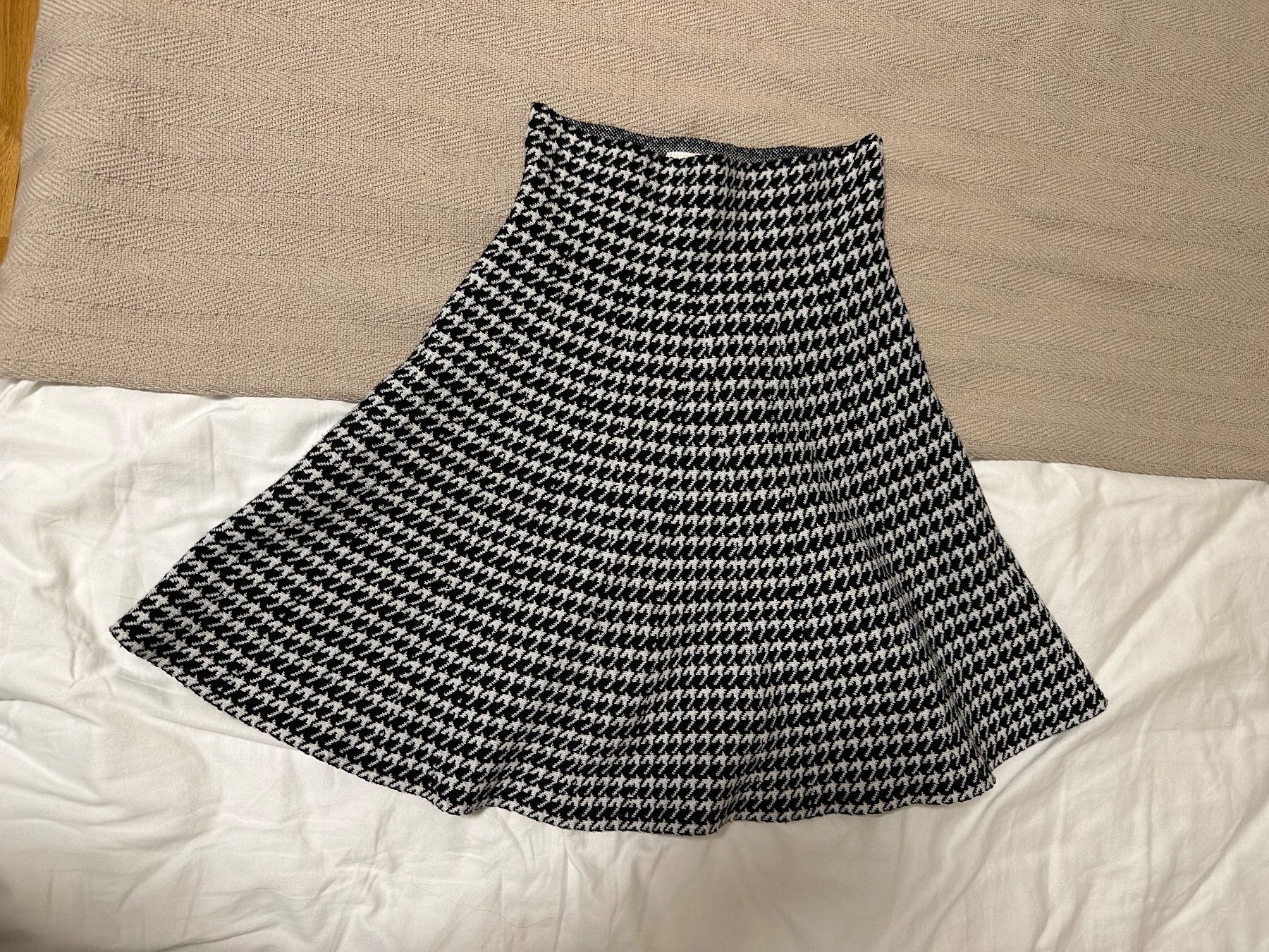 Gonne: Wunderschöner Strickrock XS NEU – Nuovo e nell'imballaggio originale da Zürich venduto da fa282