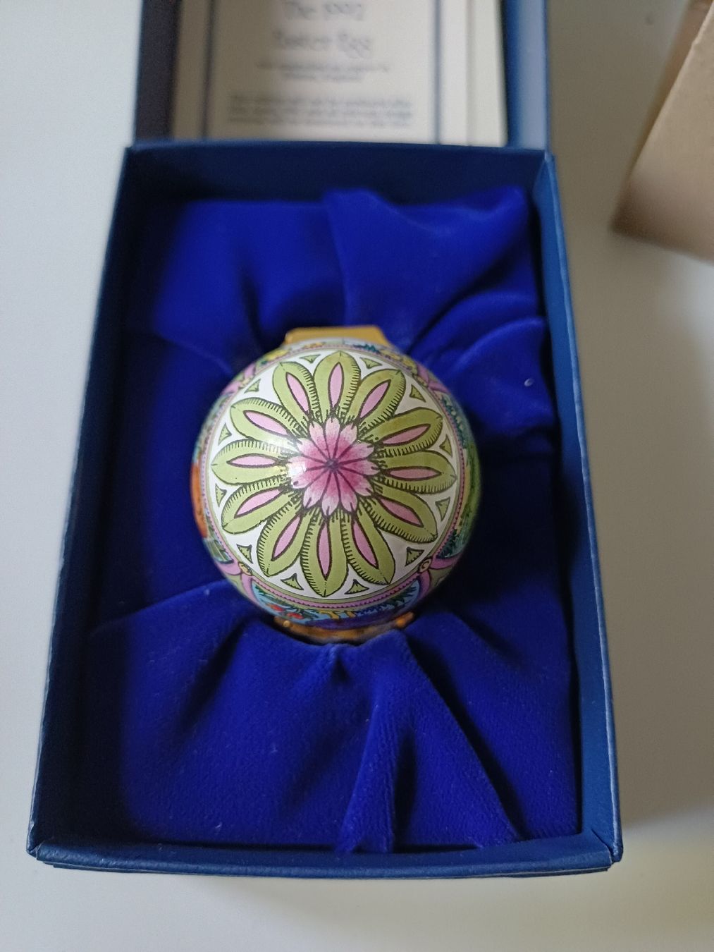 Altro in Decorazioni & Accessori: Halcyon Days enamels, Bilston Dose, Easter Egg 1992 – Nuovo e nell'imballaggio originale da Zürich venduto da Avocadokern 8