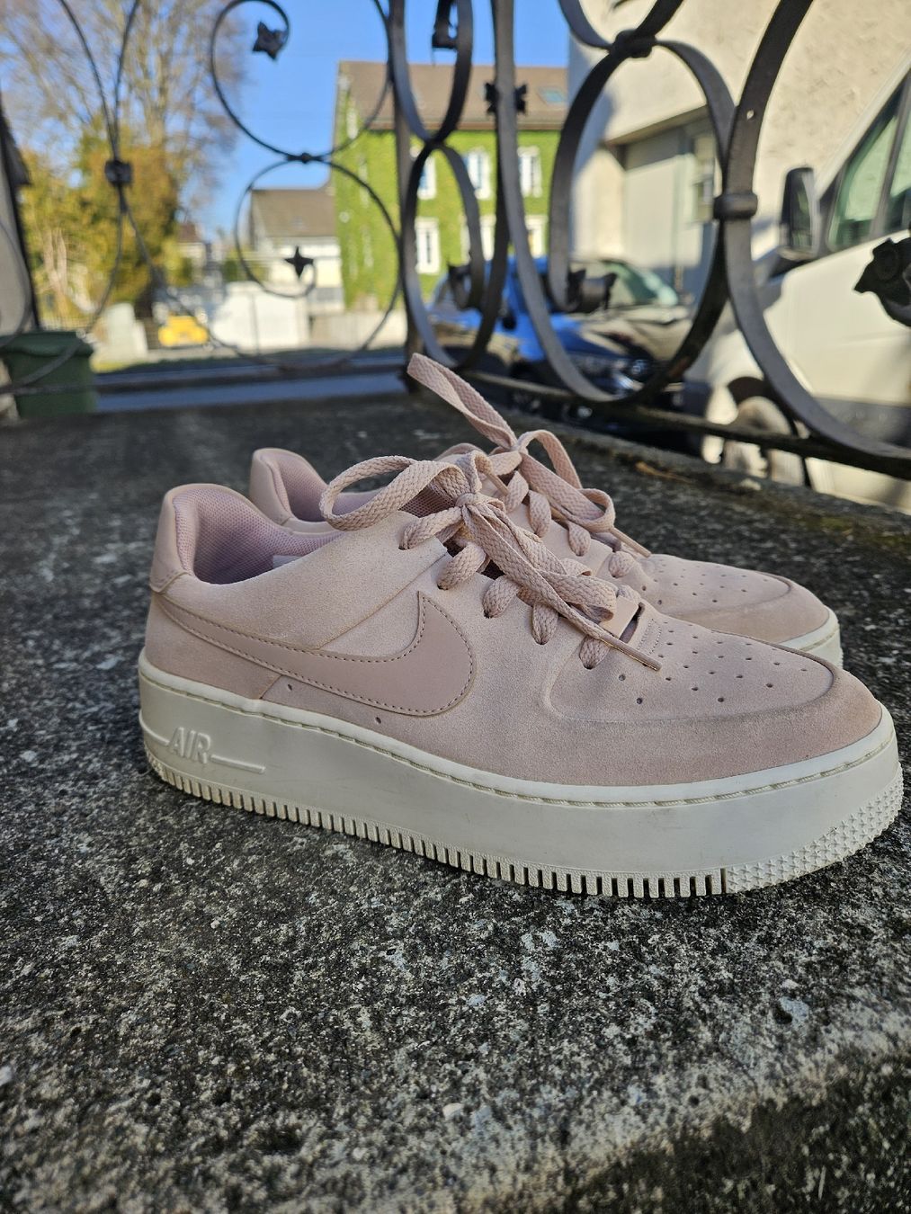 Scarpe da donna: Nike Air Force 1 Sage – Usato da Saland venduto da Rose0109