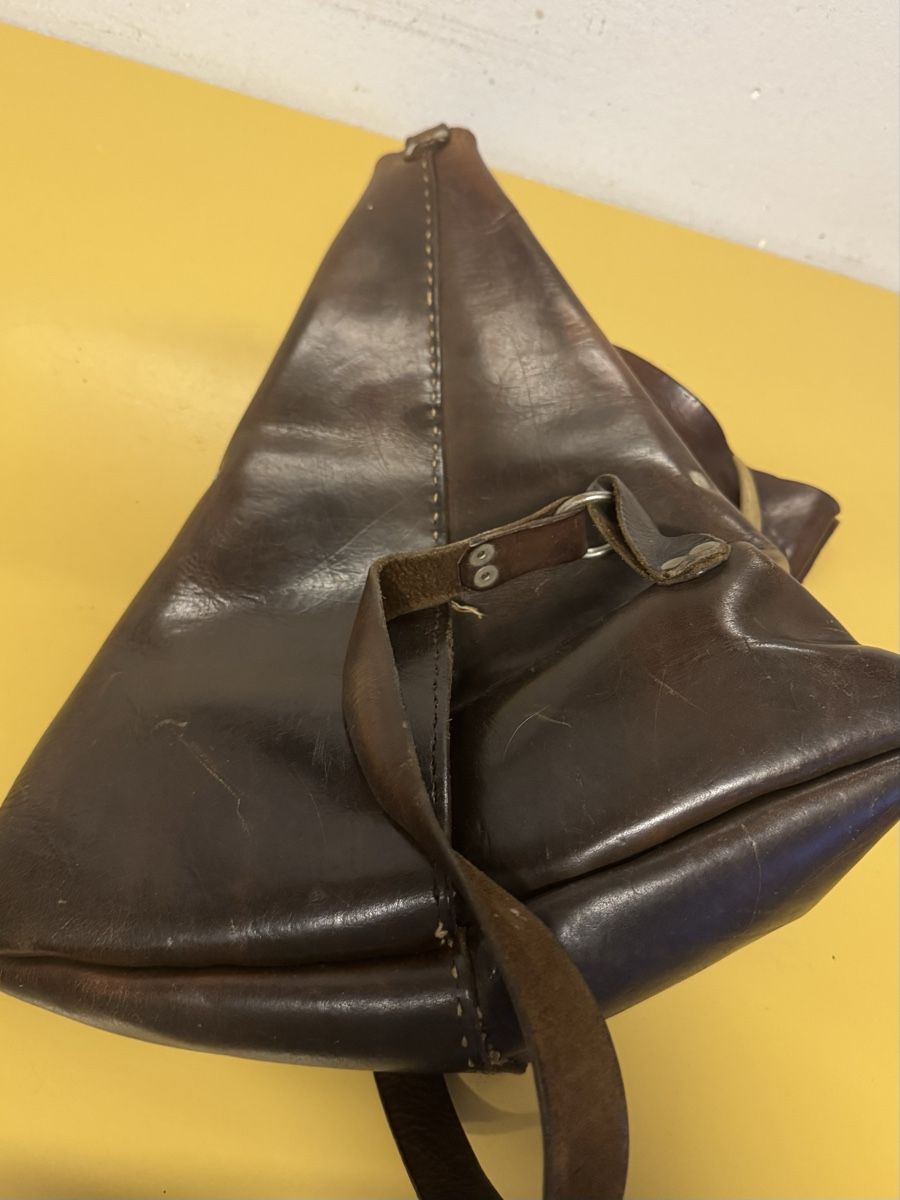 Sacs: Leder Tasche mit Hirschgeweih ( hat eine Riss) – D'occasion à Schlieren par Freundlich02 5