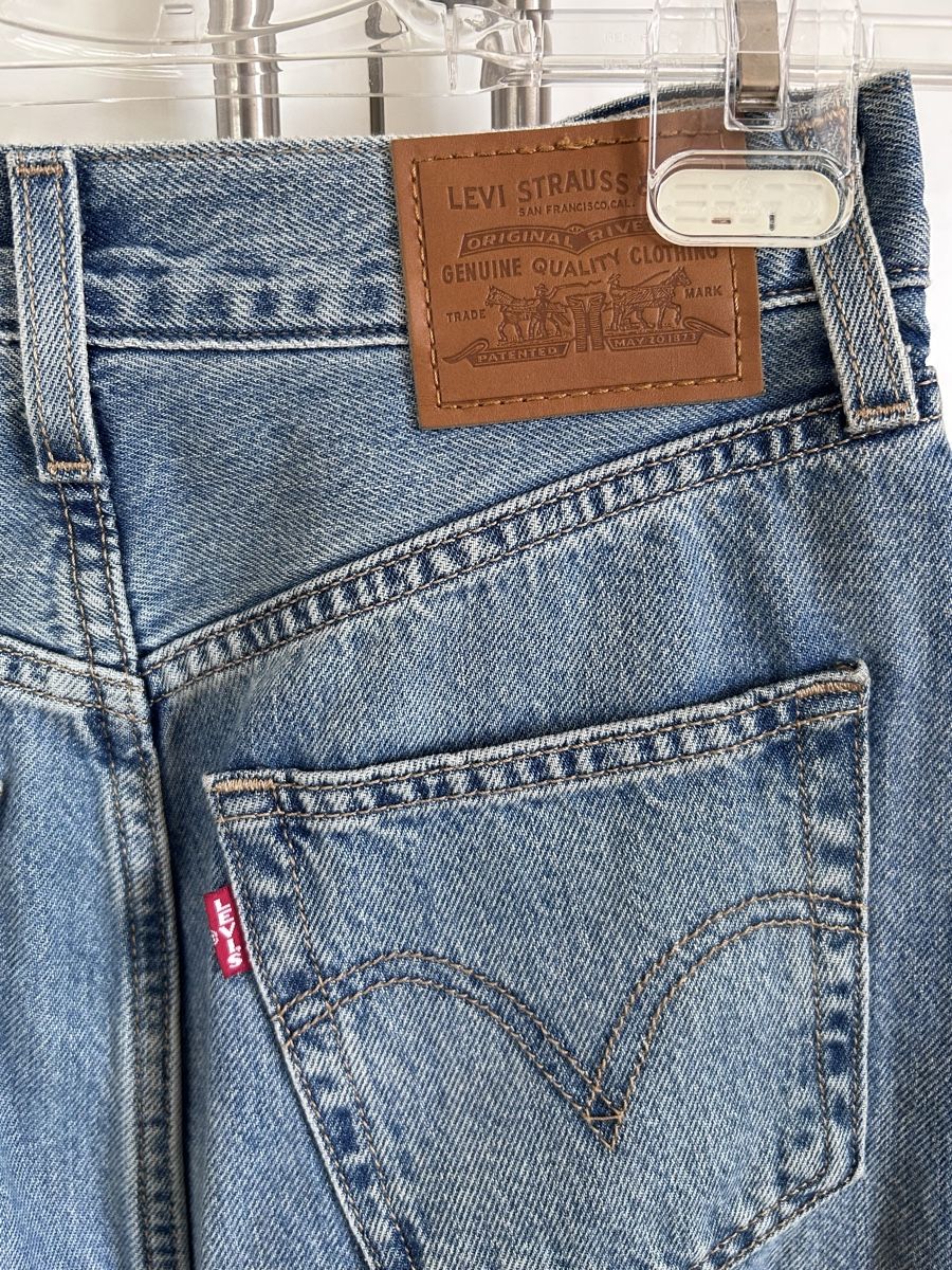 Levi's Gonne: Gonna jeans LEVI’S – Nuovo (secondo la descrizione) da Castel San Pietro venduto da sof_5f2g 2