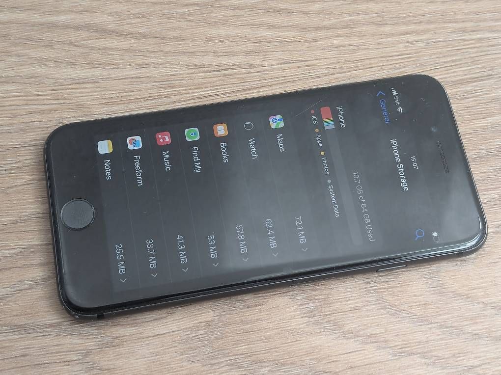 Apple Portables: iPhone 8 – D'occasion à Zürich par Lorenzin06 1