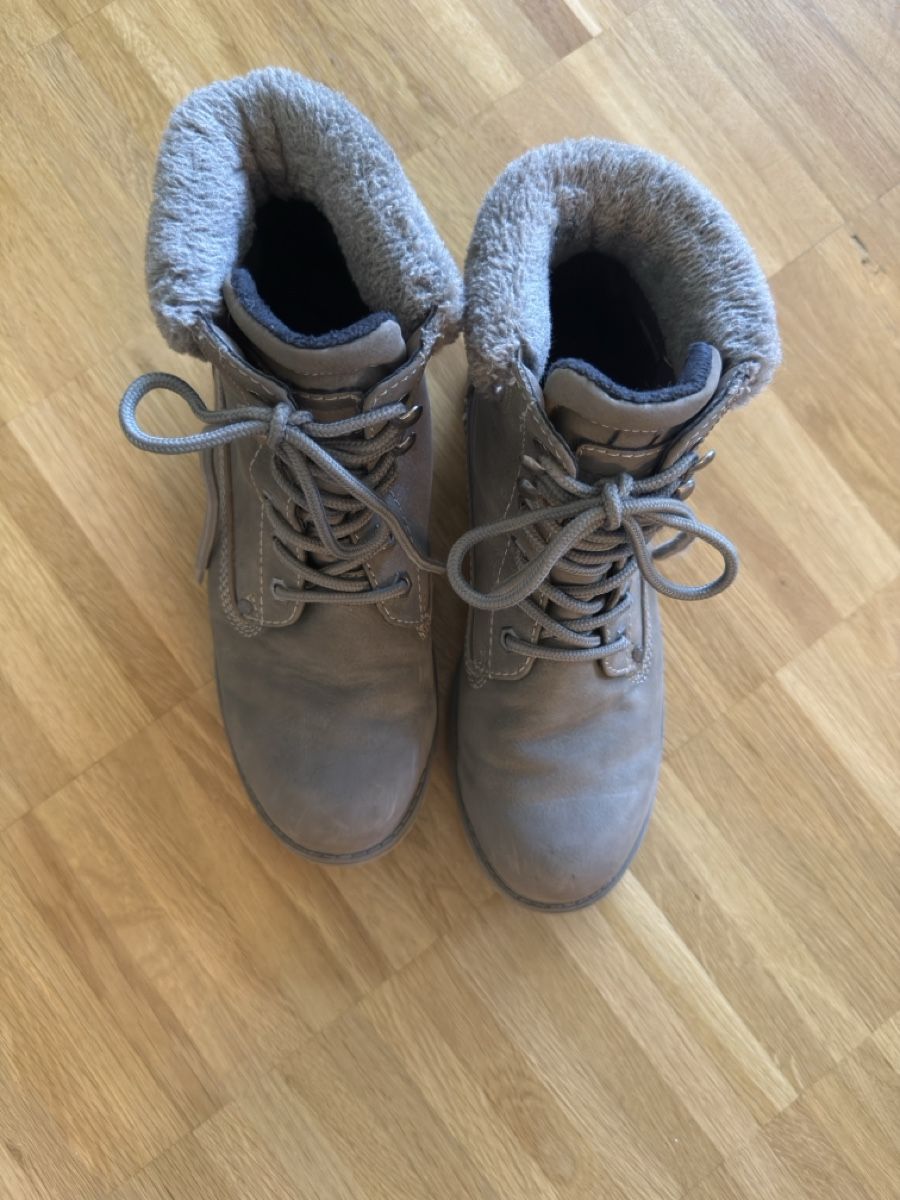Tom Tailor Scarpe da donna: Tom Tailor boots grey with fur lining – Usato da Basel venduto da Sarah921 1