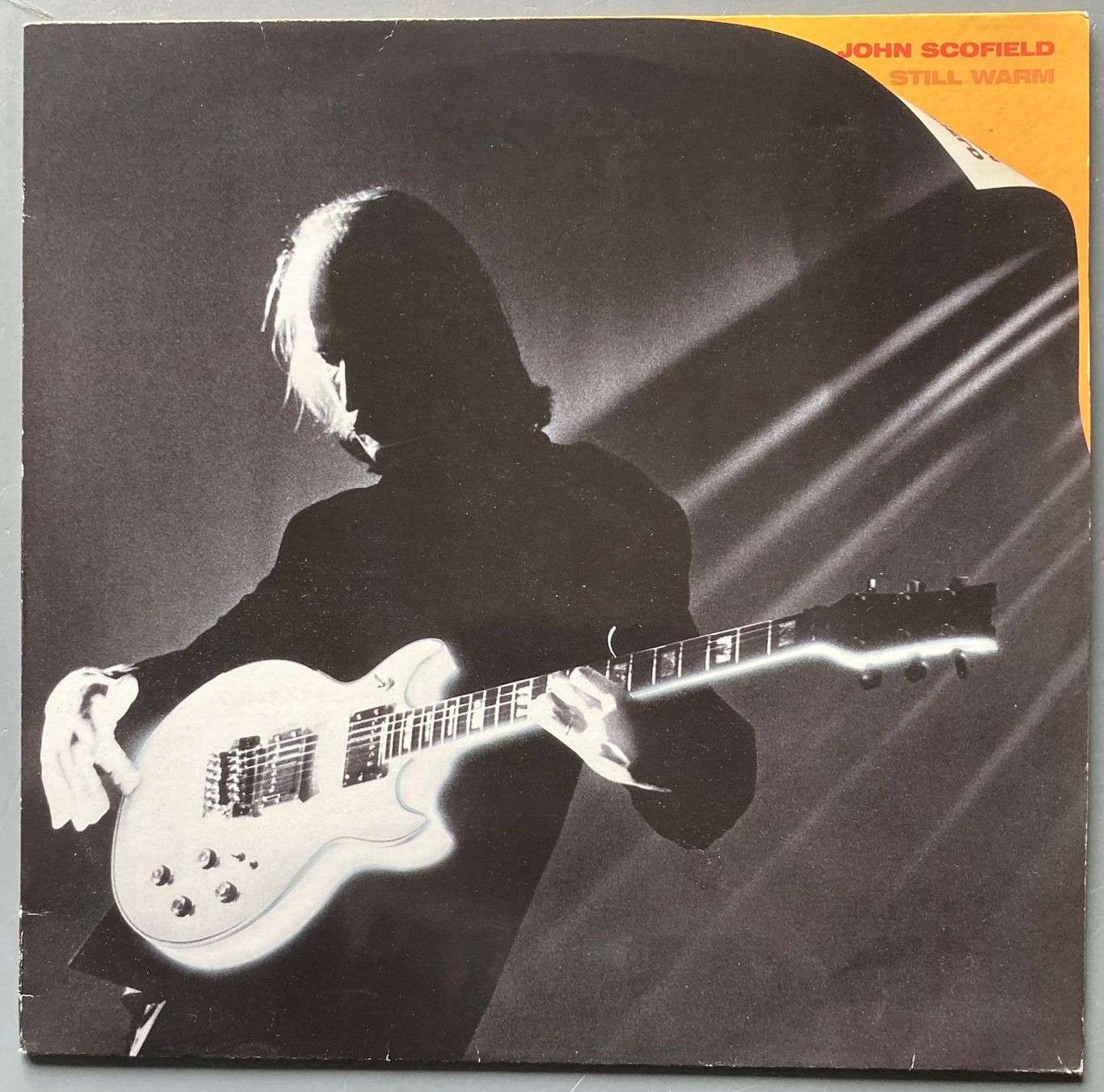Vinyles: JOHN SCOFIELD - STILL WARM – D'occasion à Poliez-Pittet par Newtown-Records