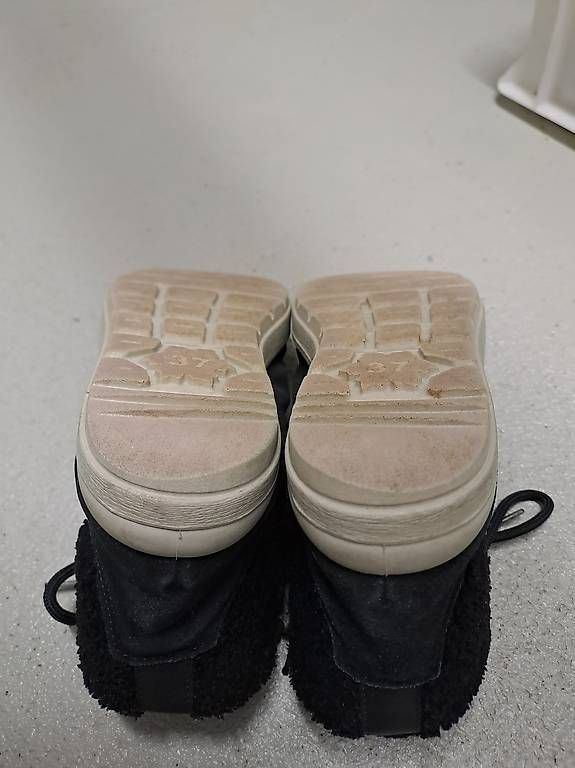 Chaussures garçon: Winterschuhe – D'occasion à Wangen SZ par Peatsches 1