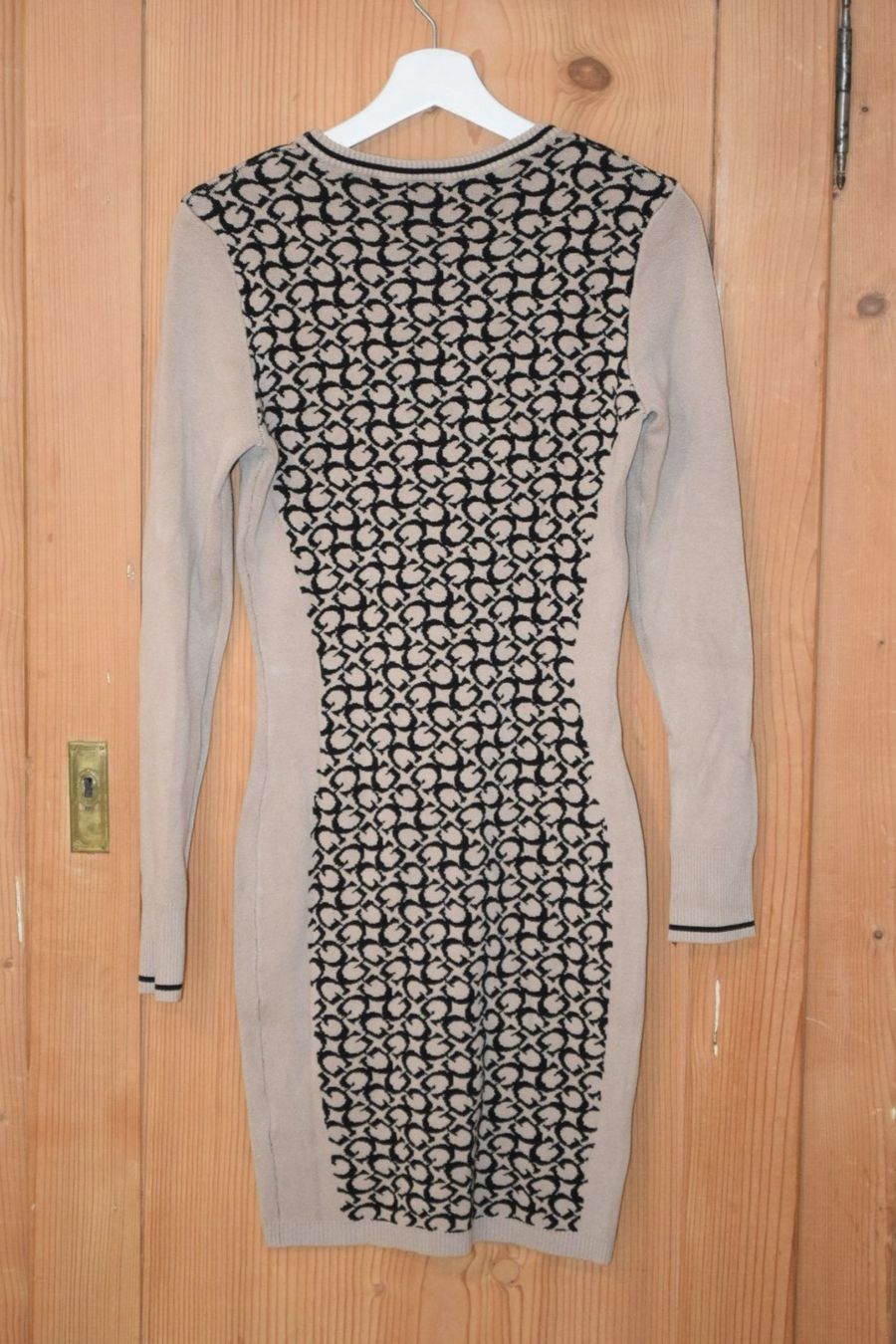 Guess Vestiti: Guess Kleid Grösse M Beige Schwarz Logomuster – Usato da St. Gallen venduto da Lena_T 4