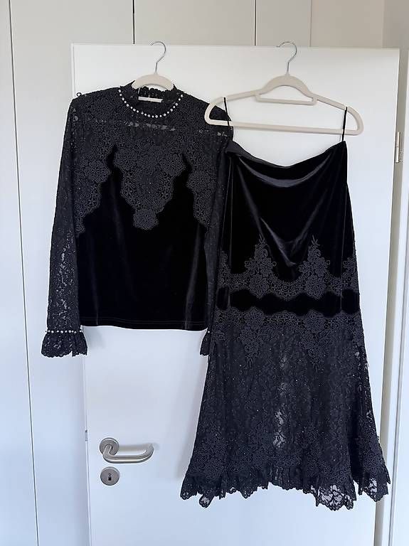 Kleider: Occasion velvet lace set – Gebraucht aus Genève von eka_c9sf