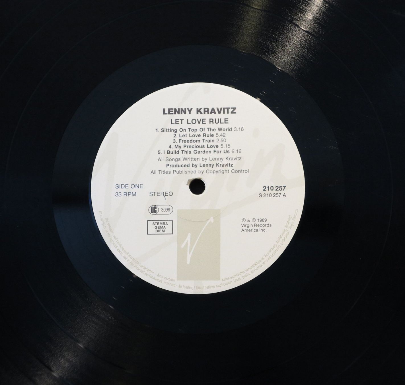 Dischi in vinile: Lenny Kravitz - Let Love Rule / LP – Usato da Zürich venduto da Naim60 3