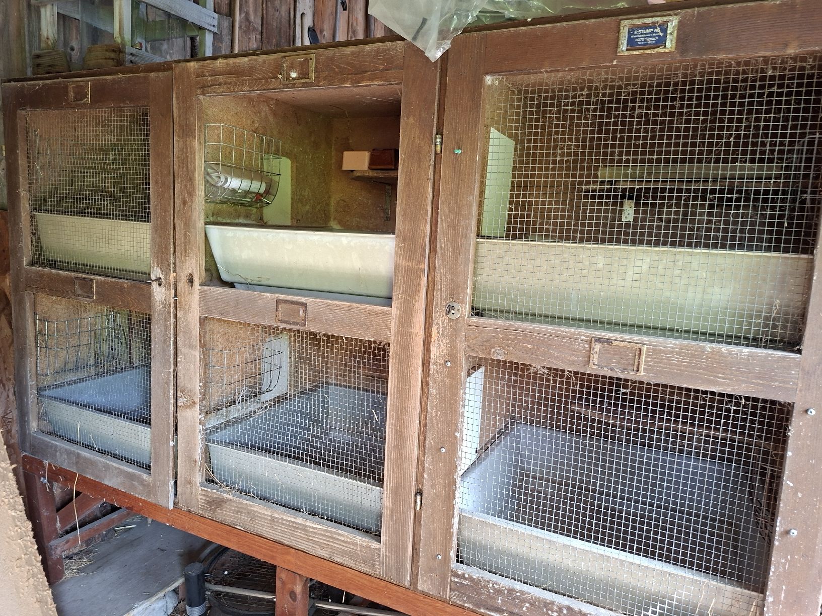 Cages, transport & sécurité: Kaninchenstall, Hasenstall – D'occasion à Schwarzenbach SG par rikardoch