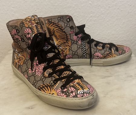 Gucci High-Top Sneaker mit Tigerprint, Grösse 39.5