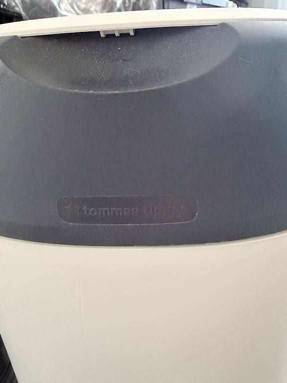 Secchi per pannolini & Pannolini: Tommee Tippee Sangenic Twist & Click – Usato da Lugano venduto da Ribolla 1