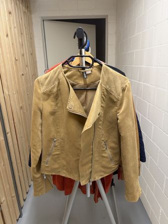 Divided Damen Jacke in Ocker wie neu