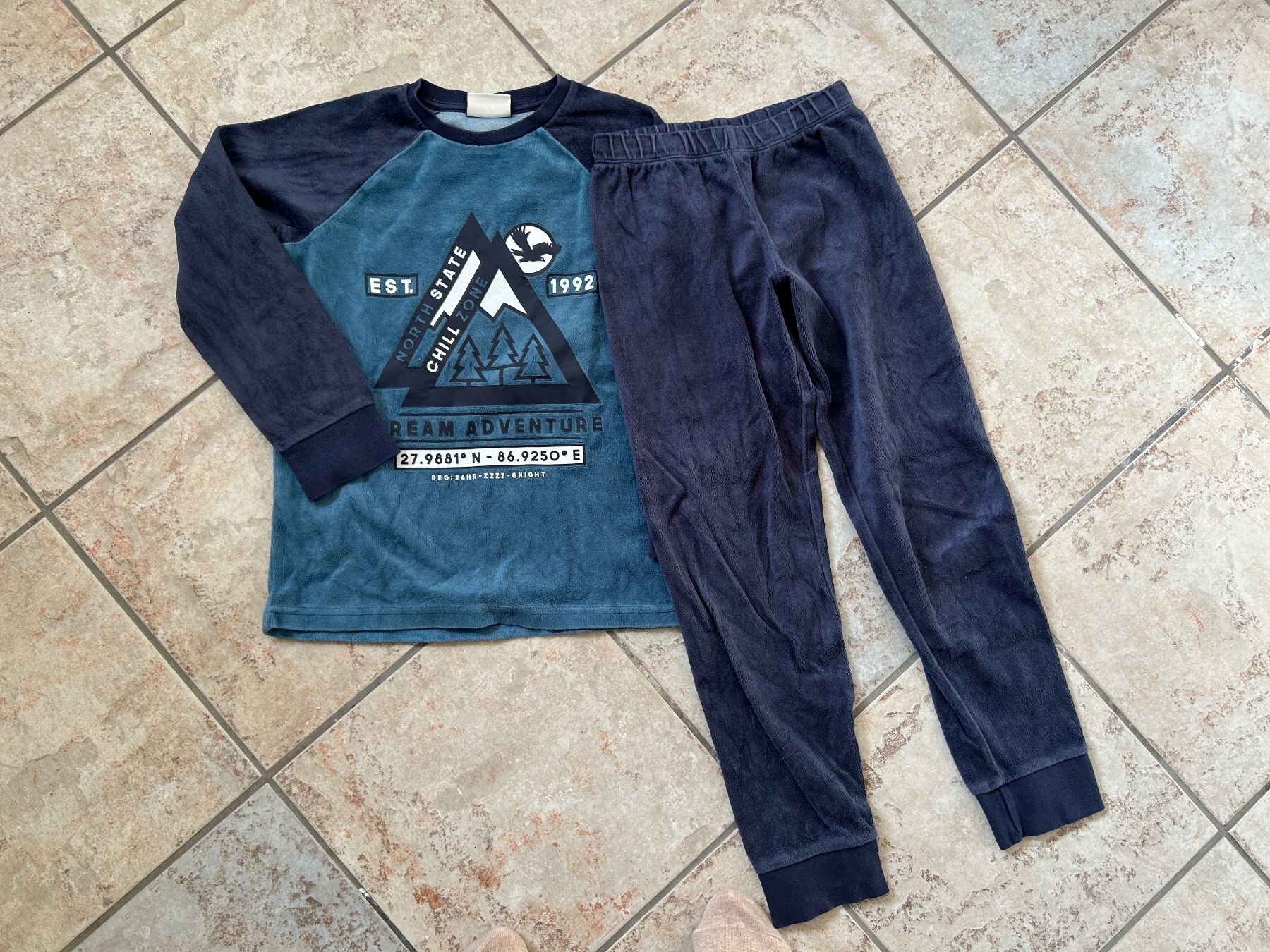 C&A Pyjamas: Pyjama warm, Grösse 134 – D'occasion à Reichenburg par nanuk015