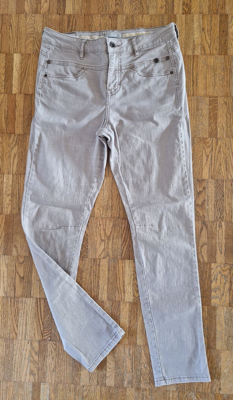 Nile Jeans: NILE Taperet-Jeans, Gr. S+  Beige – Usato da Kloten venduto da somsing 1